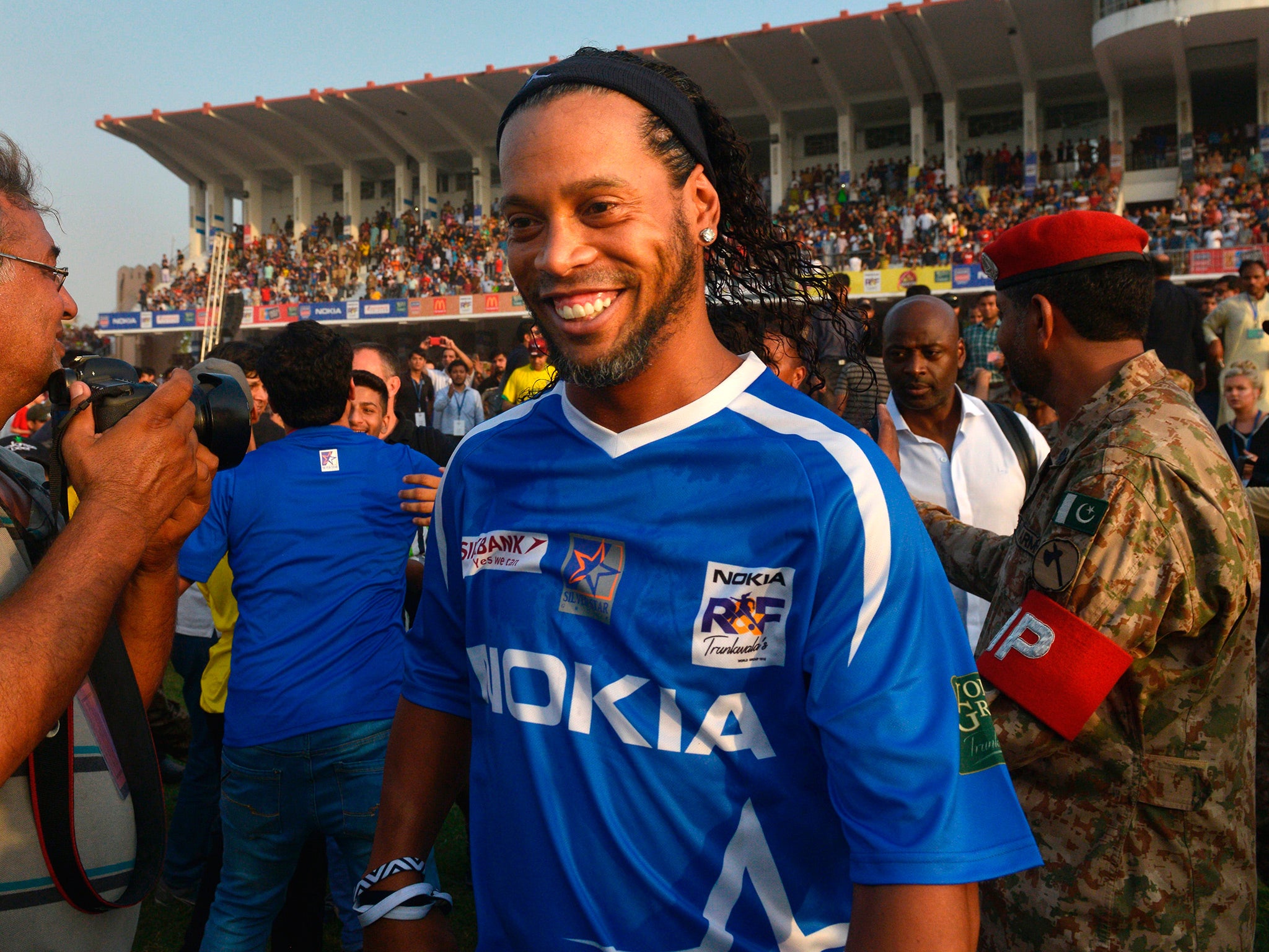 Ronaldinho was joined by the likes of Nicolas Anelka, Robert Pires and David James