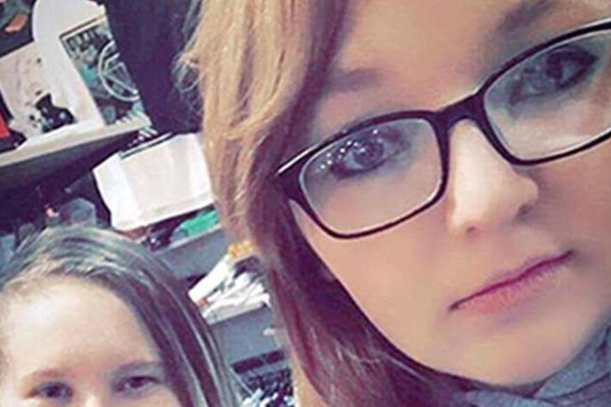 Teenage girl 'kills mother, then writes emotional message on Facebook'