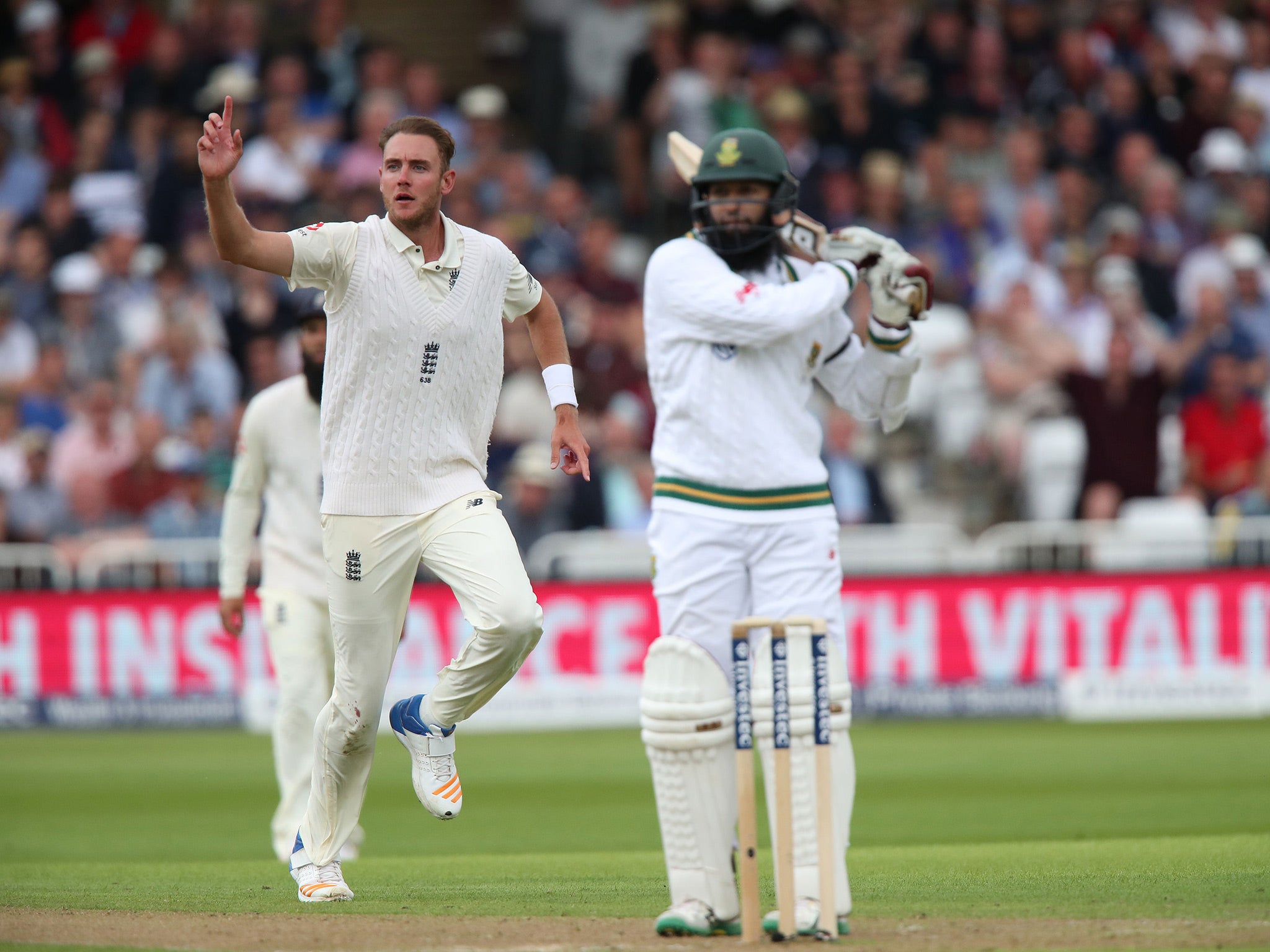 Broad dismissed Amla on 78