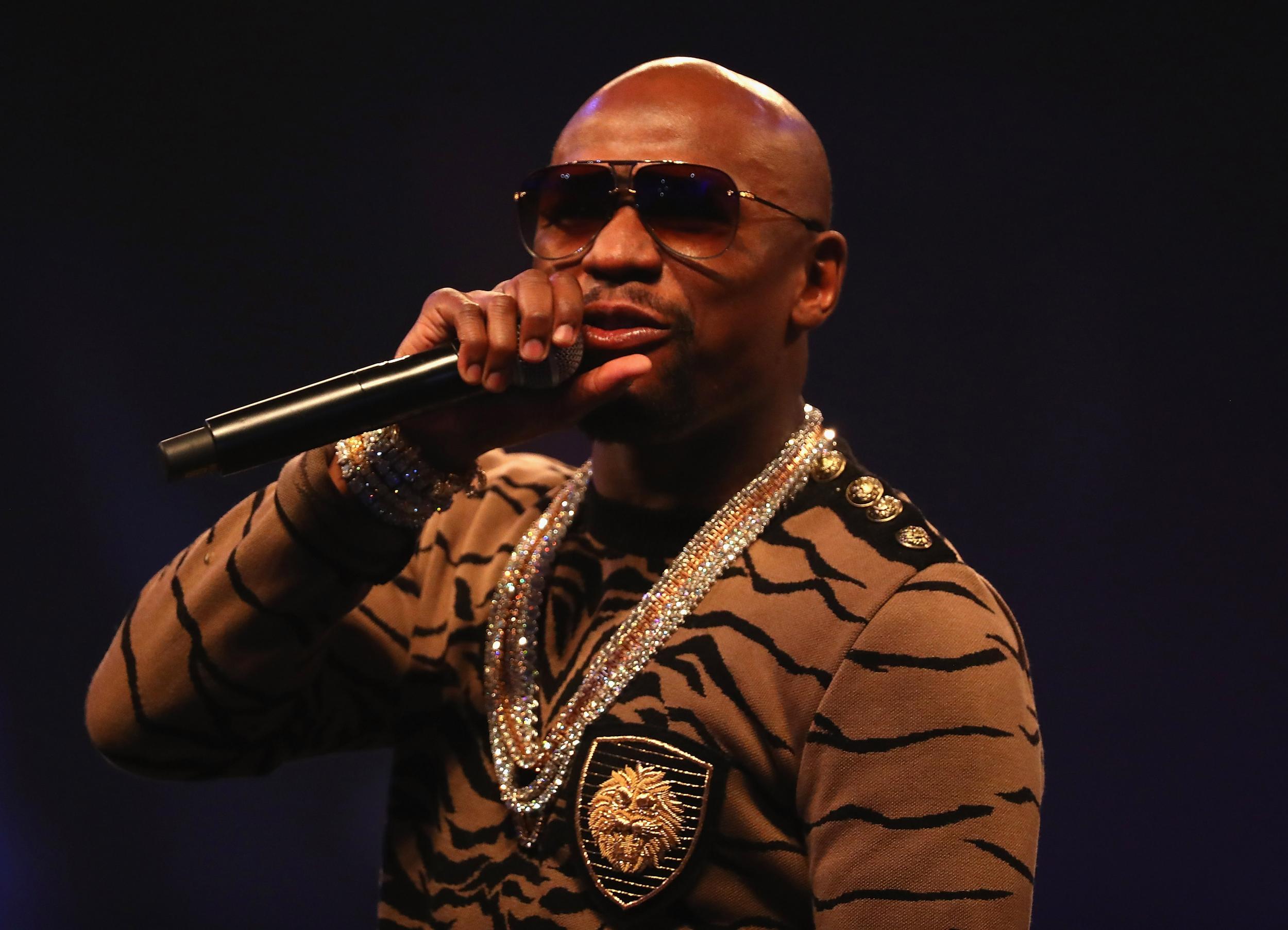 Mayweather?was loudly booed in London
