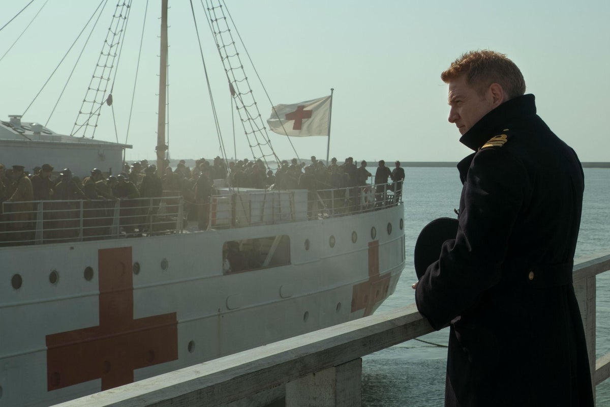 Dunkirk review: Intensely dramatic and moving, it's already an Oscar ...