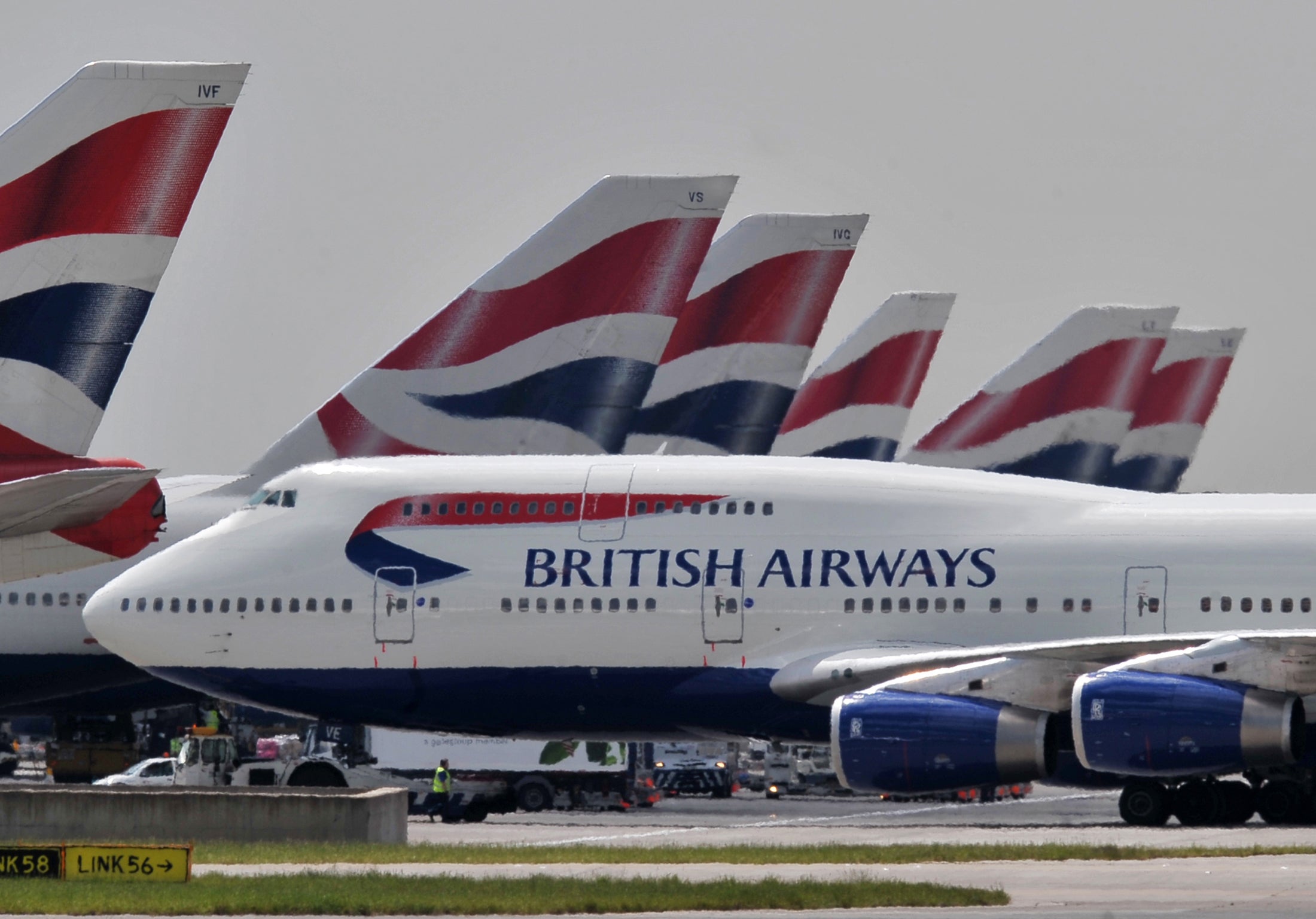 British Airways was forced to cancel about 800 flights from Gatwick and Heathrow as a result of the failure, stranding approximately 75,000 passengers