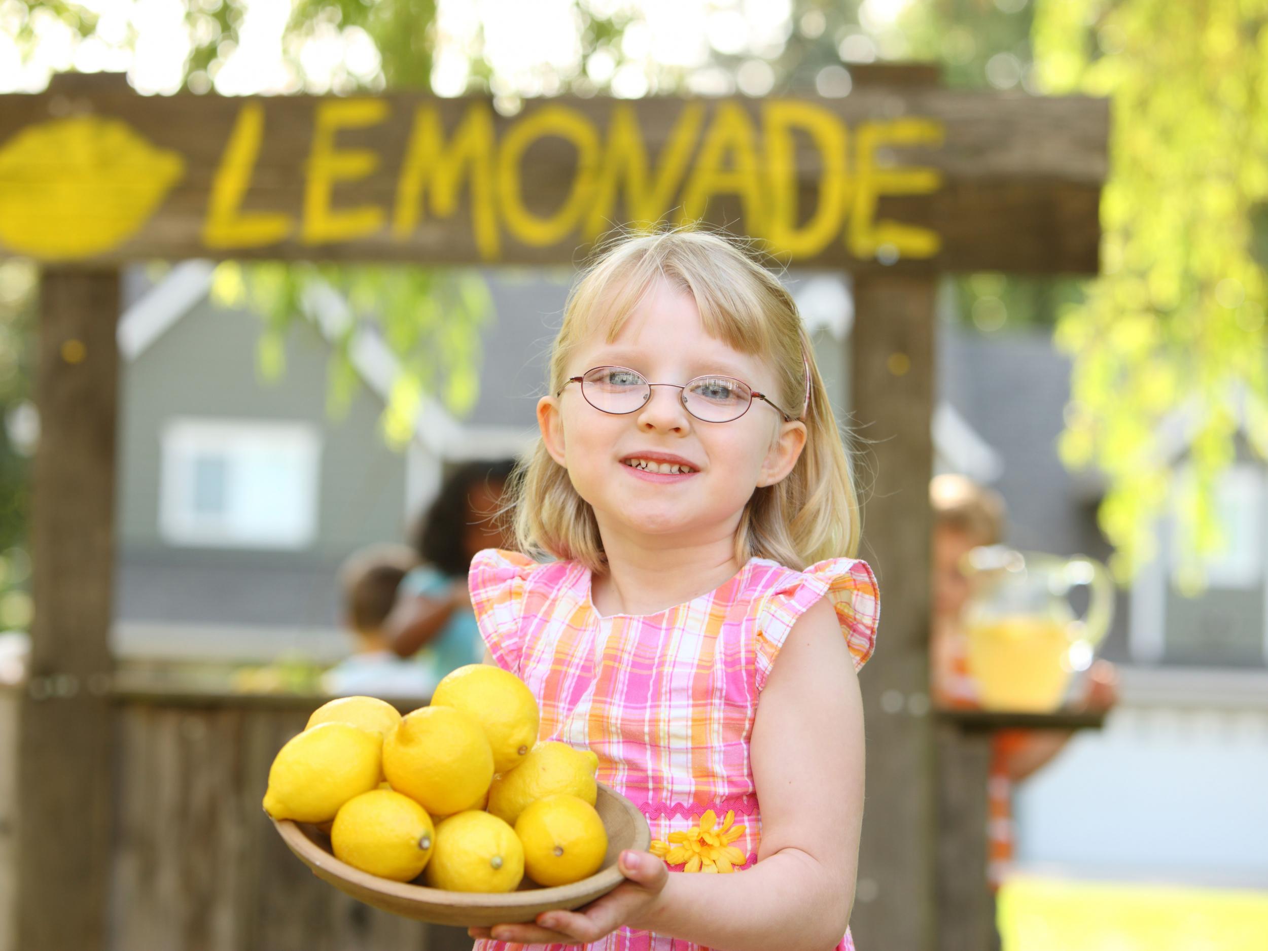 Council Shuts Down Five Year Old Girls Lemonade Stand And Fines Her £ 