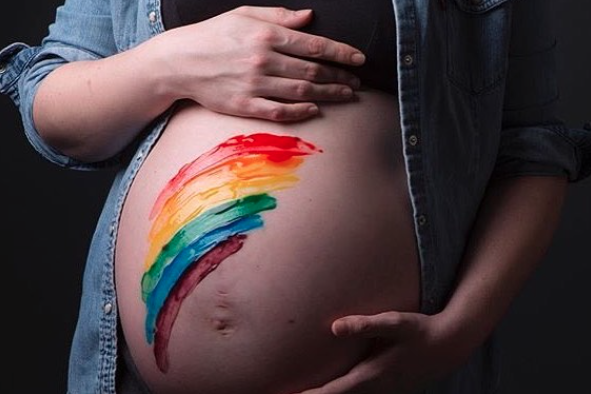 Jessica Zucker has also designed t-shirts with the word ‘Mama’ written alongside a rainbow to represent a ‘rainbow baby’ (Instag