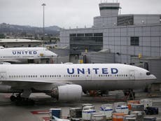 United gives woman $10,000 after taking her off overbooked flight