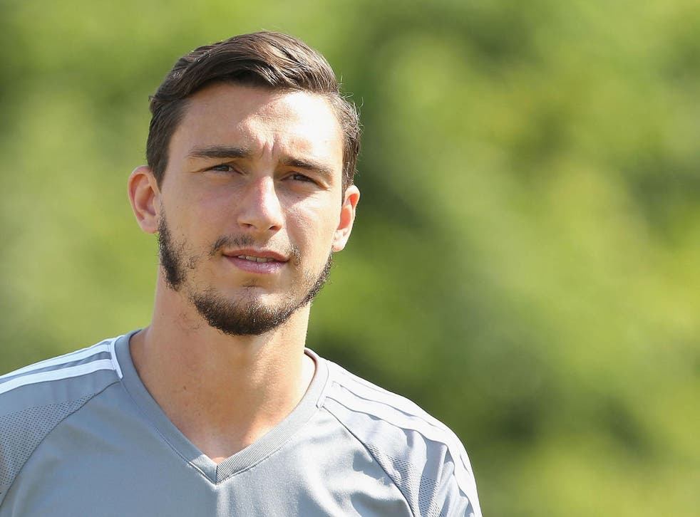 Matteo Darmian wants to stay and fight for his place at Manchester United