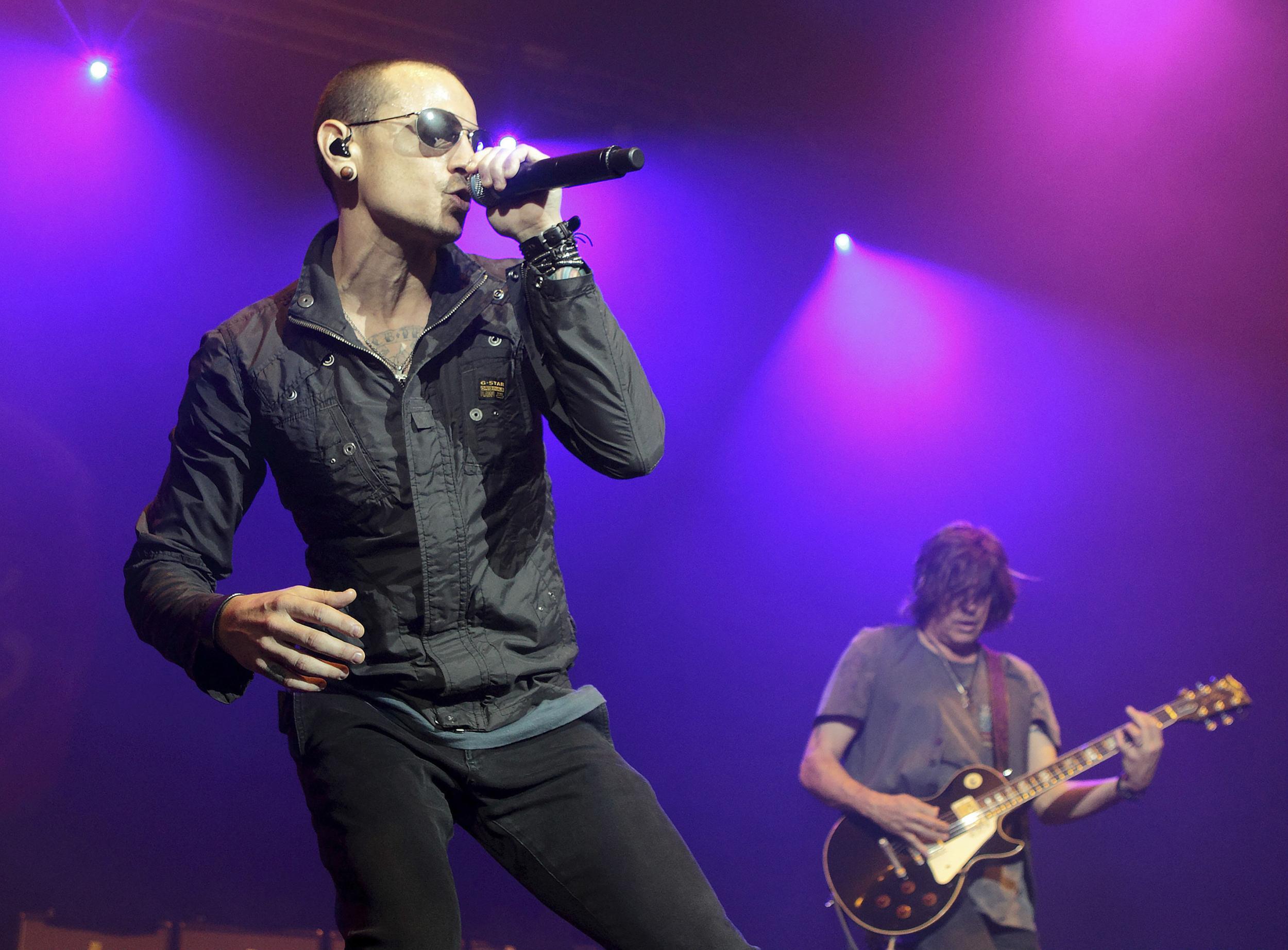 Chester Bennington Death Linkin Park Release First Statement Since Singer s Death The