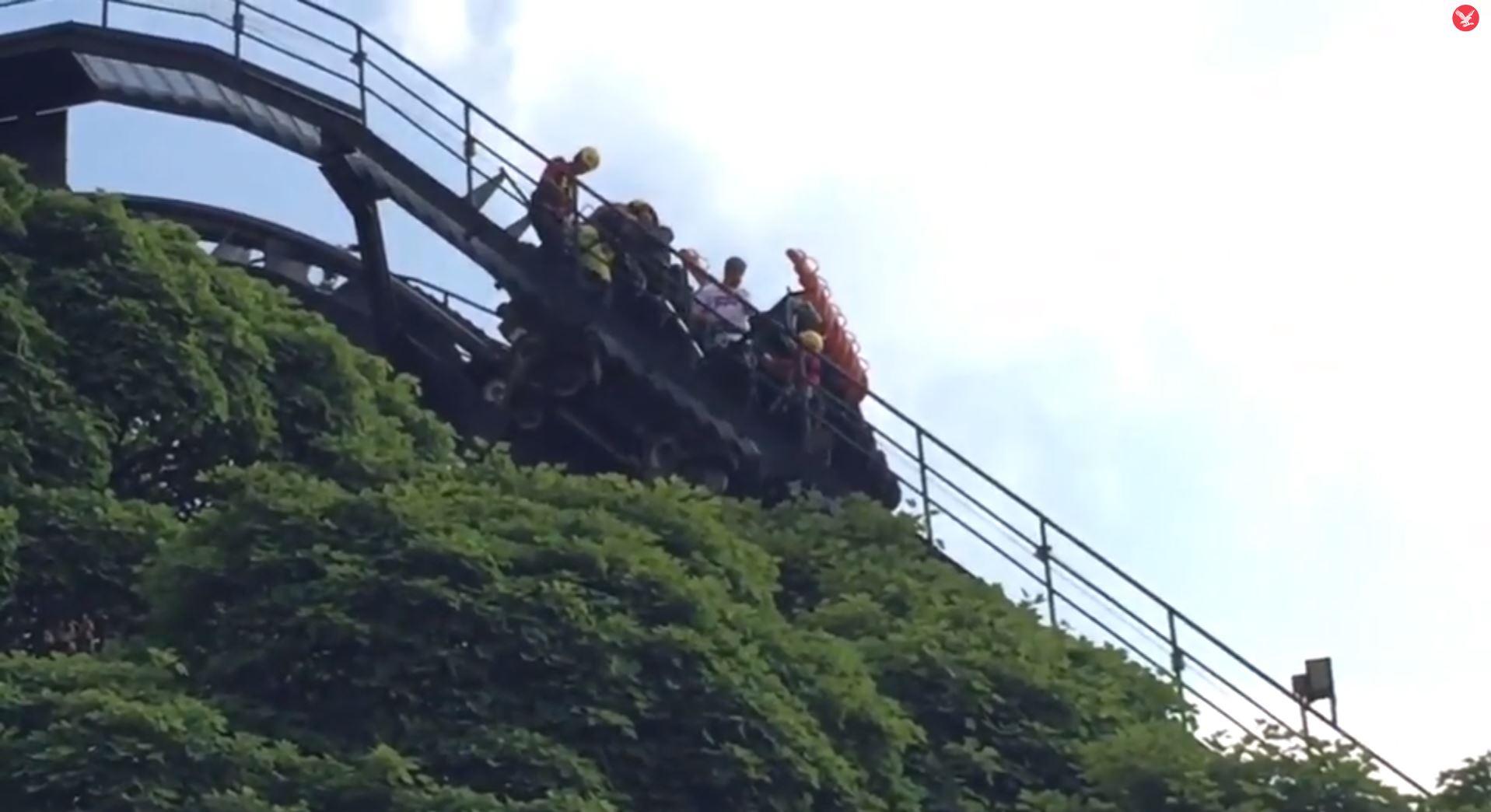 Alton Towers rollercoaster Oblivion evacuated after it stopped at