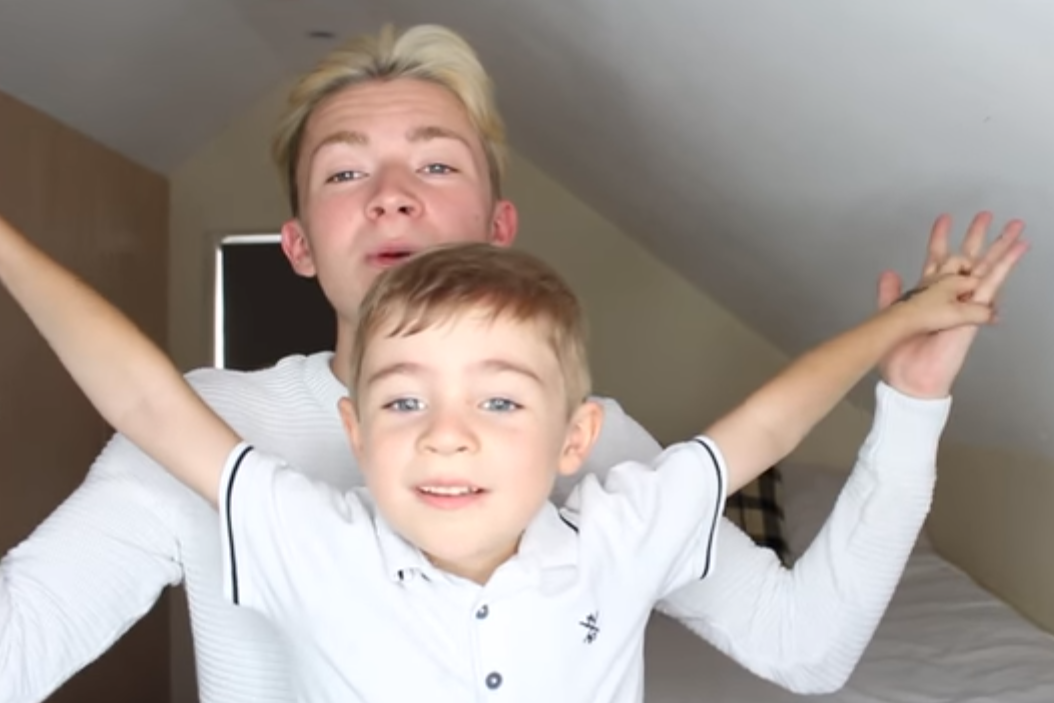 Youtube Vlogger Films Telling His Younger Brother He Is Gay The 