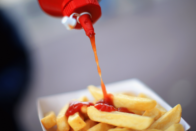 Ketchup, mayo, and vinaigrette are all regulated in French schools.