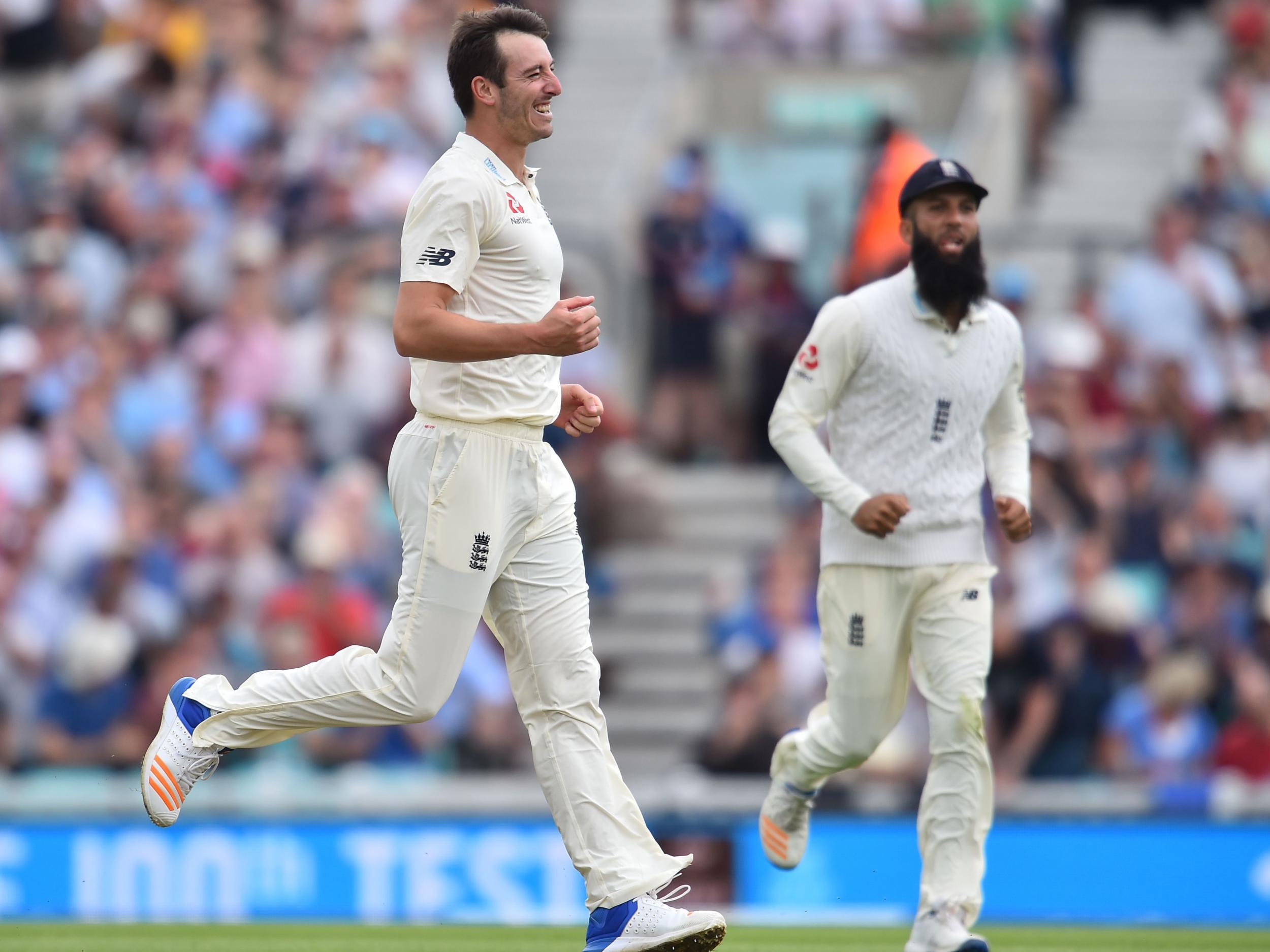 
Roland-Jones got the key wicket of Amla 