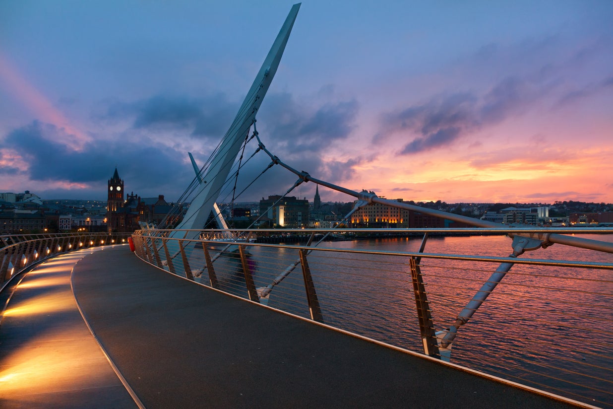 Derry’s Peace Bridge connects the east and west of the city (Getty/iStock)