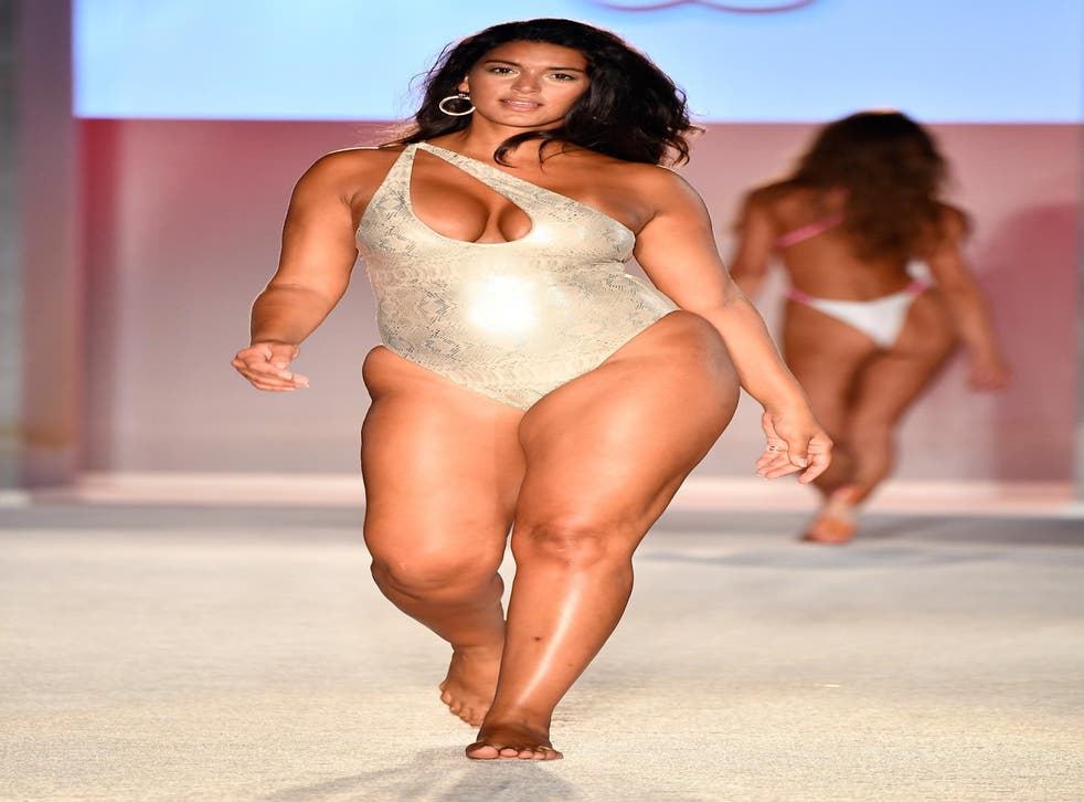 Sports Illustrated use plus-size models at its Swim Week show as one doctor calls it irresponsible | Independent | The Independent