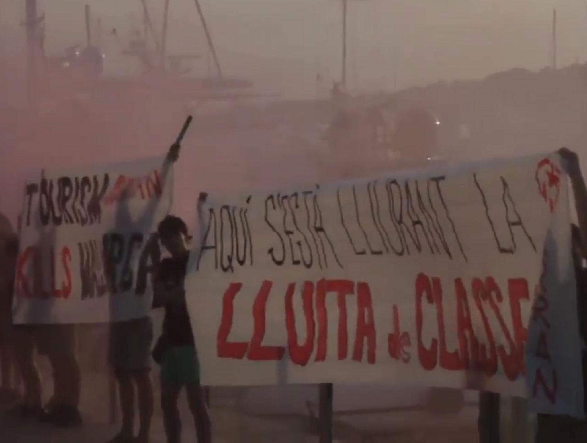 Members of Spain's Arran anarchist group protesting in Palma de Mallorca