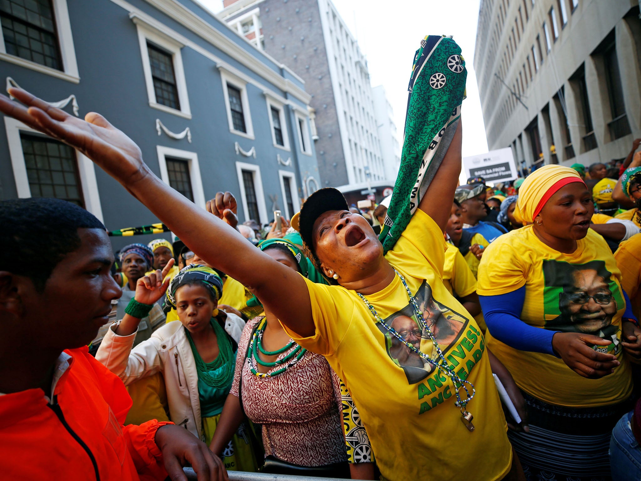 Pro-Zuma supporters take to the streets during the no-confidence vote ballot