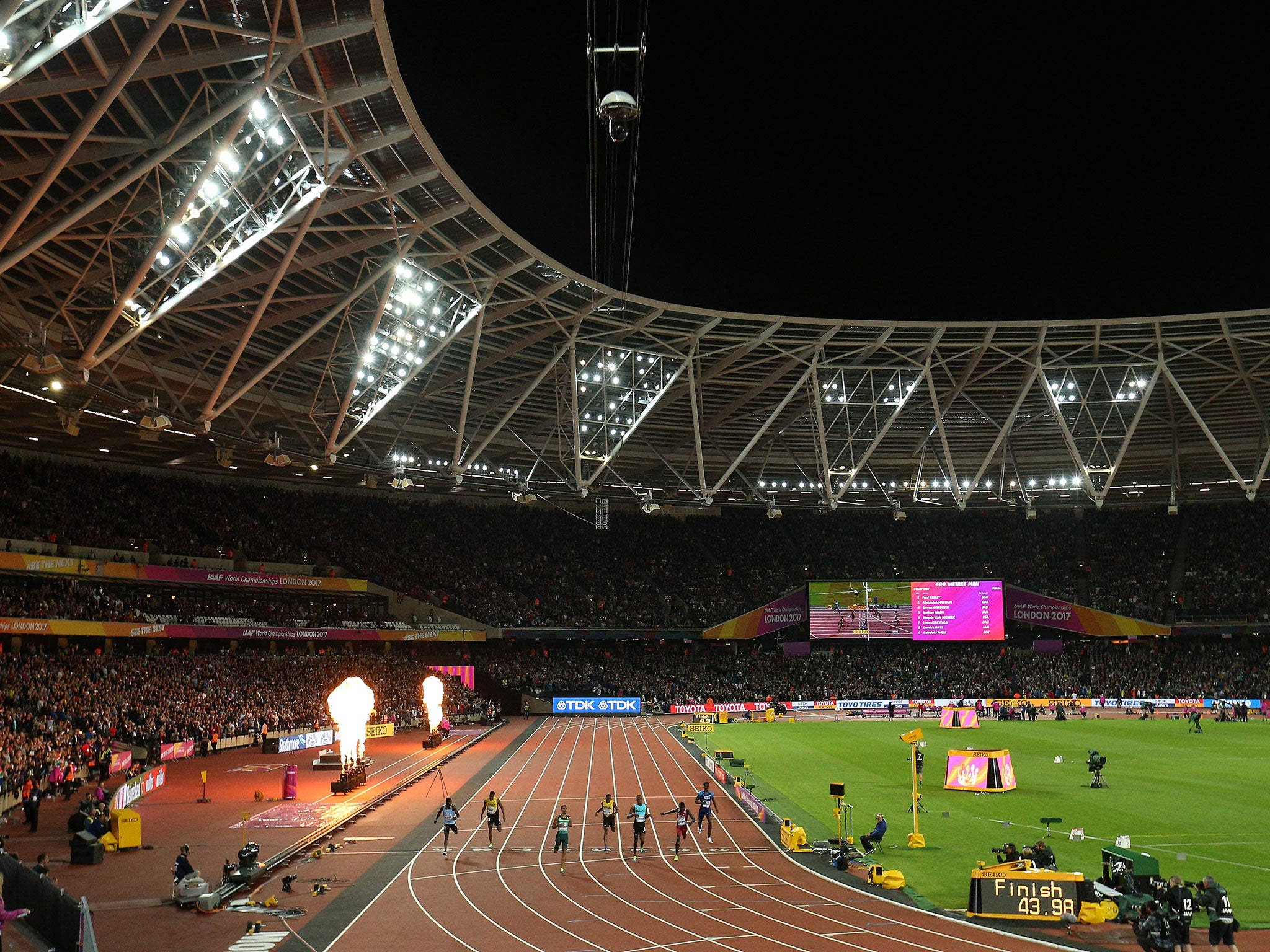 A general view of the London Stadium as Van Niekerk crosses the line first