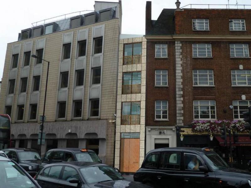 Plans for a house sandwiched in an alleyway in Fitzrovia have been given the green light