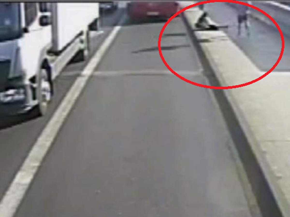 Putney Bridge jogger Met Police chasing number of 'viable leads' after