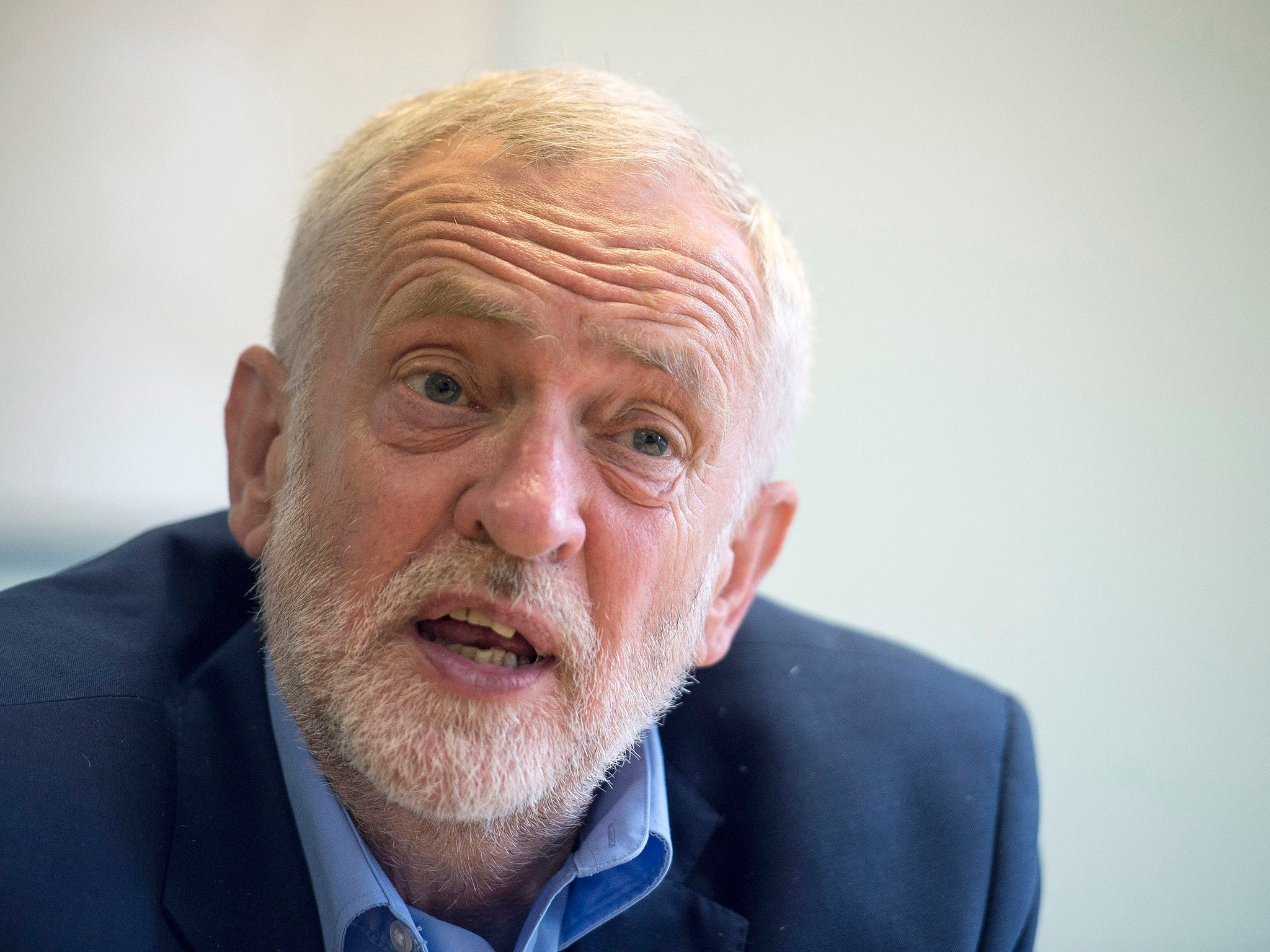 Jeremy Corbyn warns Theresa May she &apos;cannot stay silent&apos; over Donald Trump&apos;s Charlottesville response