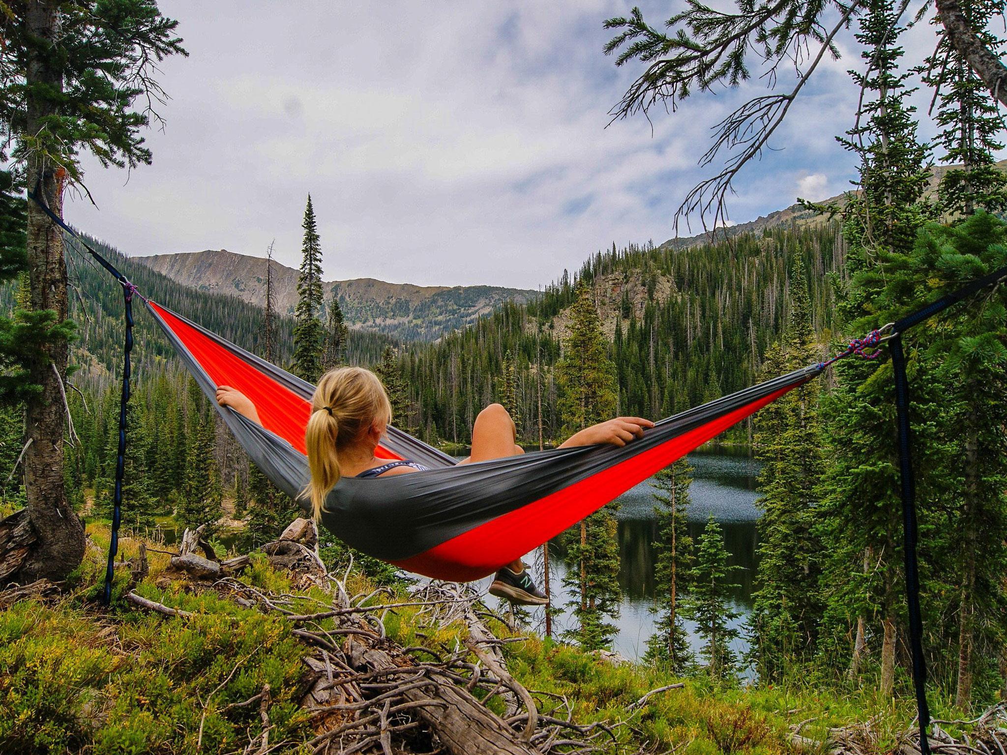 Stock image of girl backpacking used for the 'wanderingggirl' Instagram account
