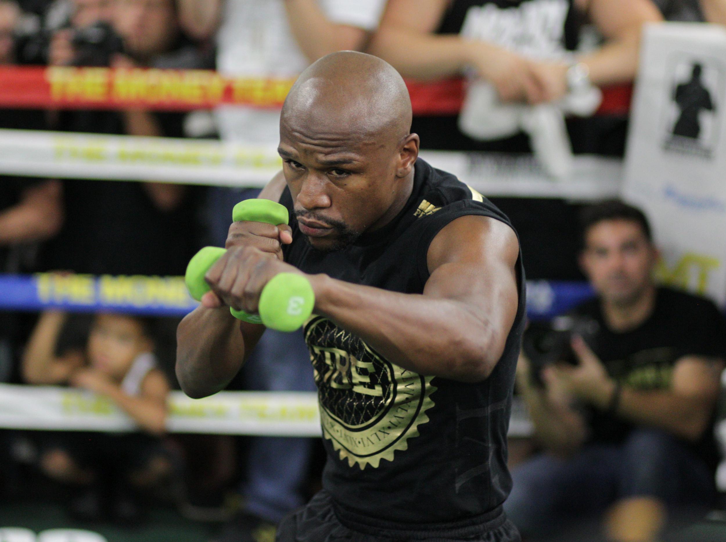 Mayweather is confident he can knockout McGregor