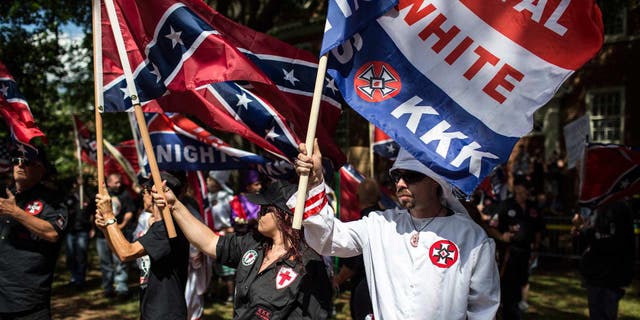 <p>Imagen: El Ku Klux Klan protestando el 8 de julio en Charlottesville, Virginia.</p>