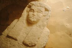 2,000 year old tombs discovered in Egypt
