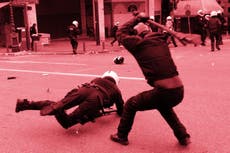 Viral photo of Antifa member ‘beating up police officer’ is fake