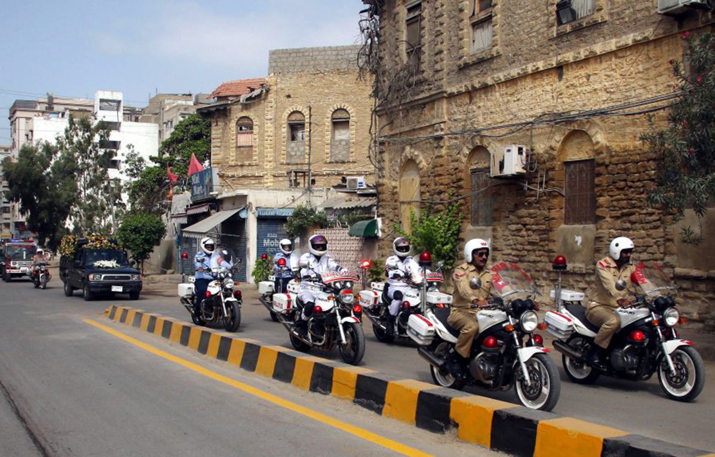 Karachi: the cortege taking Ruth Pfau’s remains to St Patrick’s Cathedral