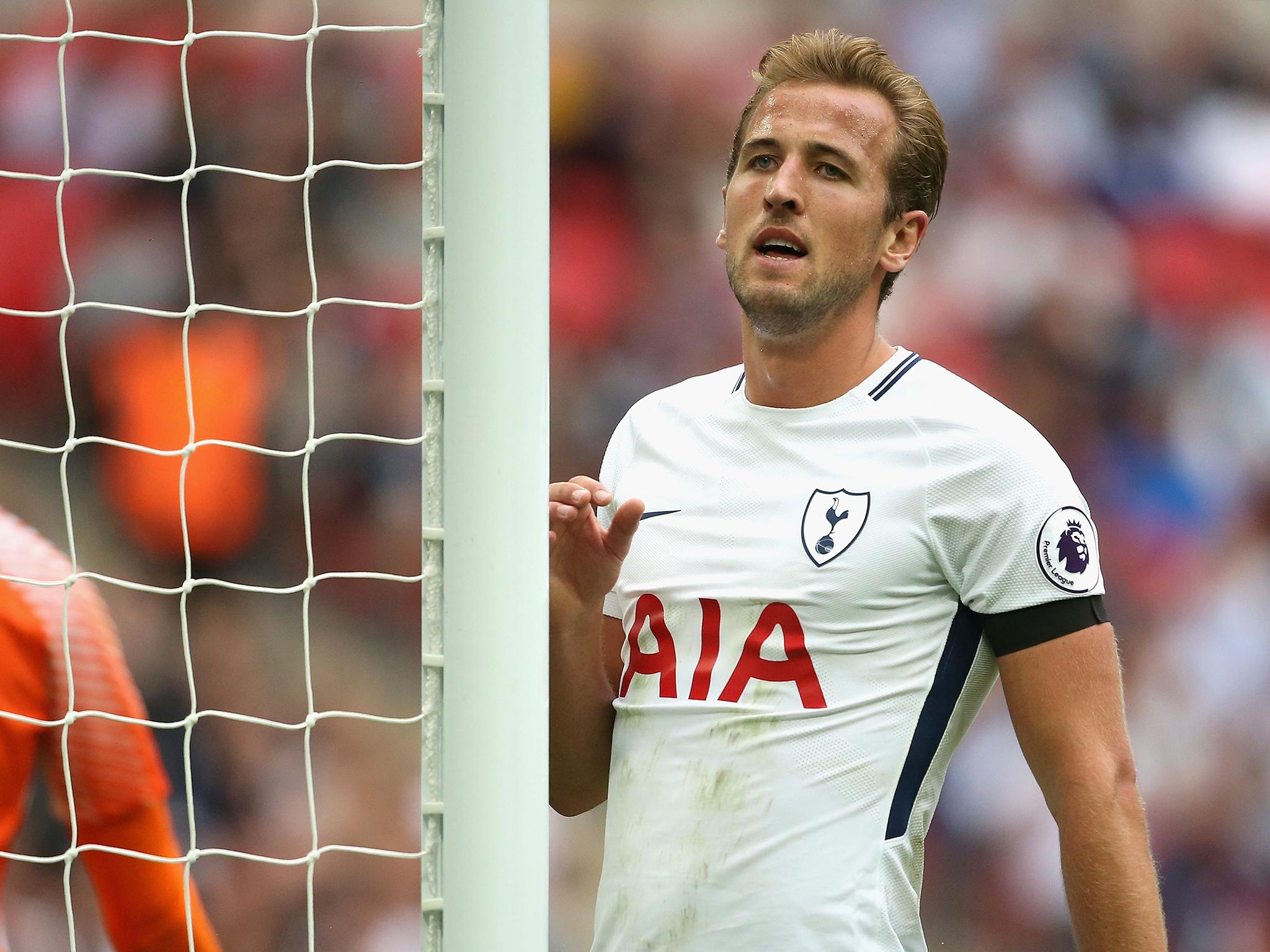 Harry Kane believes the transfer window should close before the season starts