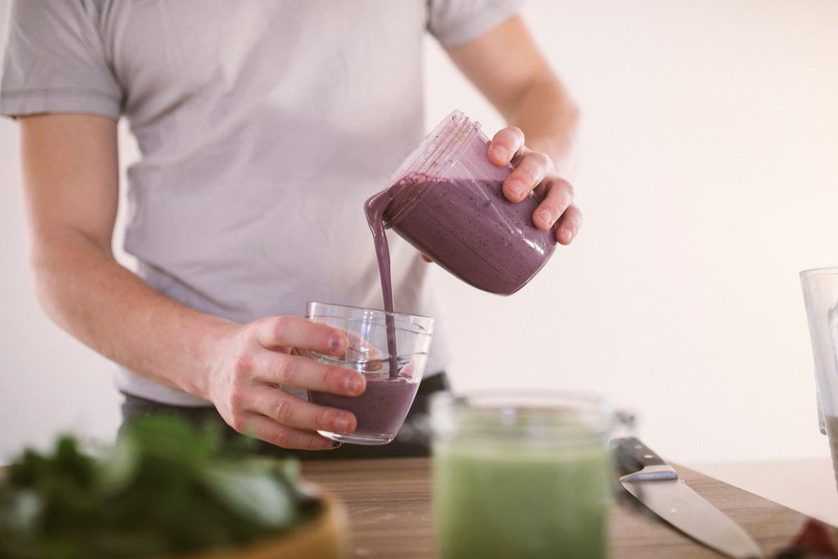 Protein powders in smoothies do not make you bloated, declares top