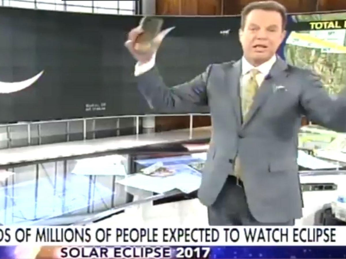 Us Solar Eclipse 2017 Fox News Anchor Shepard Smith Fails To Hide Apathy During Coverage Of Event The Independent The Independent