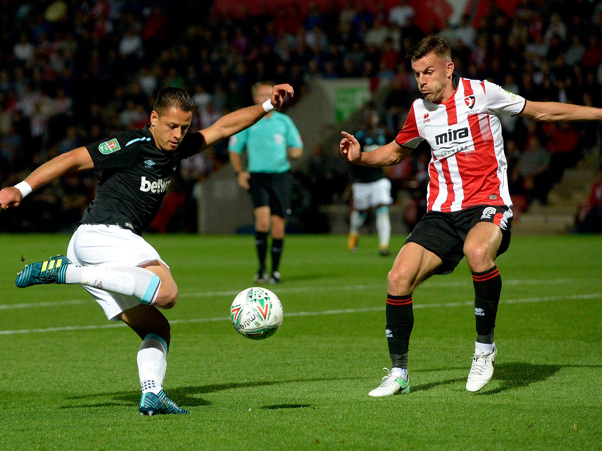 West Ham beat Cheltenham 2-0