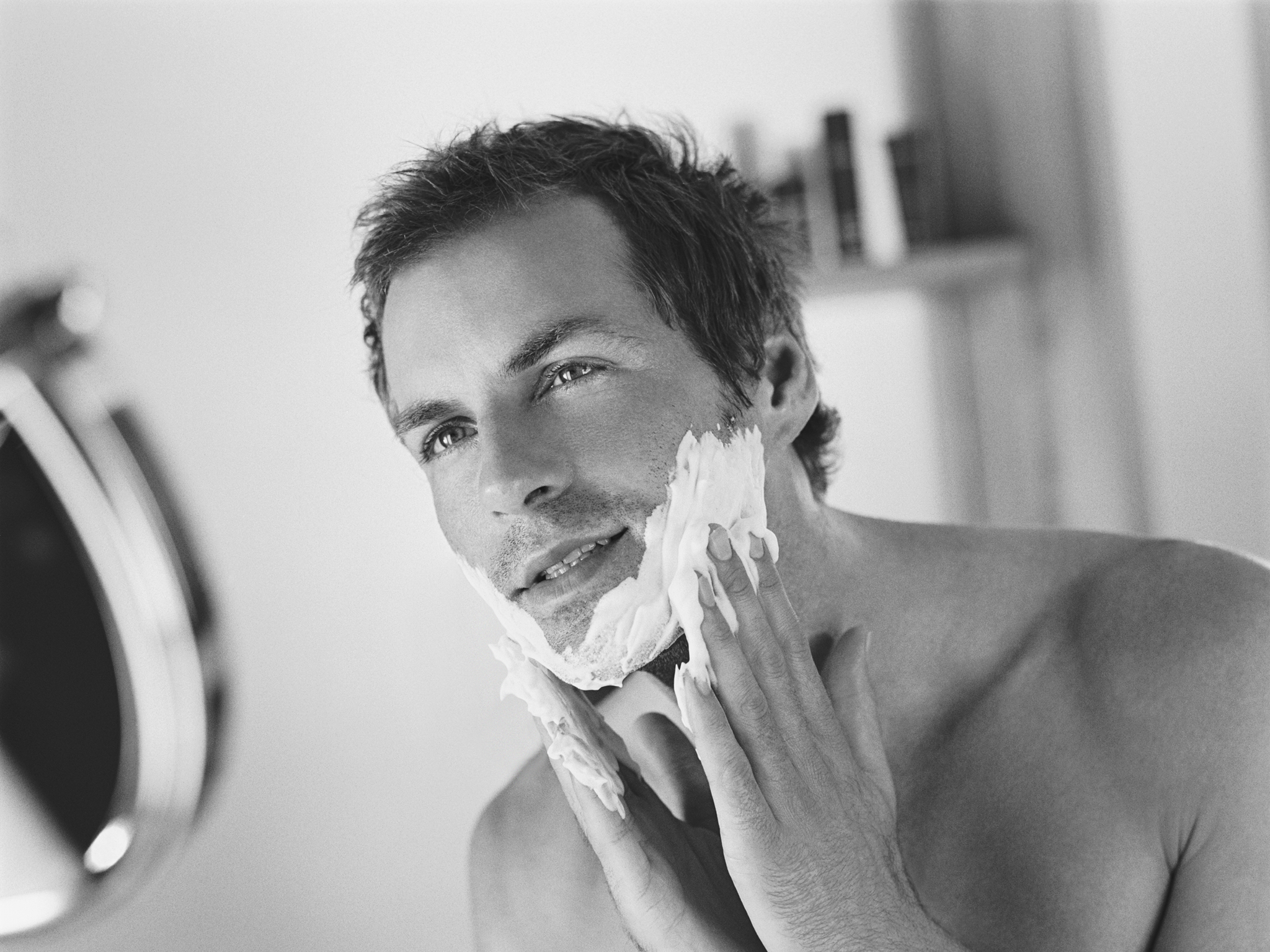 10 best anti-aging skincare for men