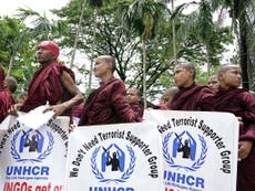 Rohingya Muslim militants armed with machetes 'ambush Burma police'