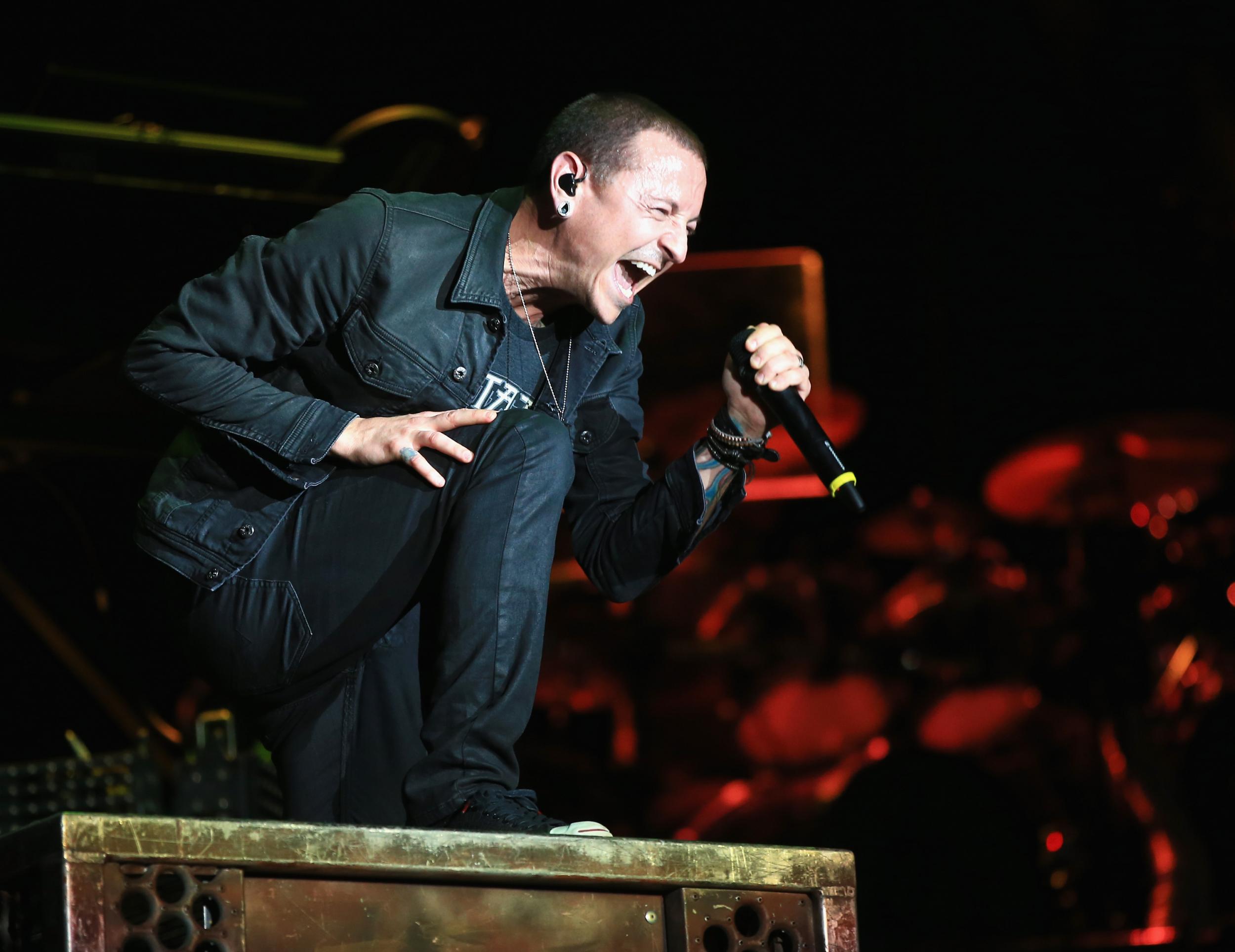 Chester Bennington One Year Since His Death Eight Of The Best - linkin park roblox id what ive done