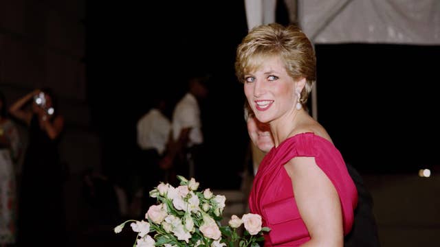 Princess Diana Conspiracy Theories Eight Reasons People Believe The Crash In Paris Wasn T All It Seems The Independent The Independent