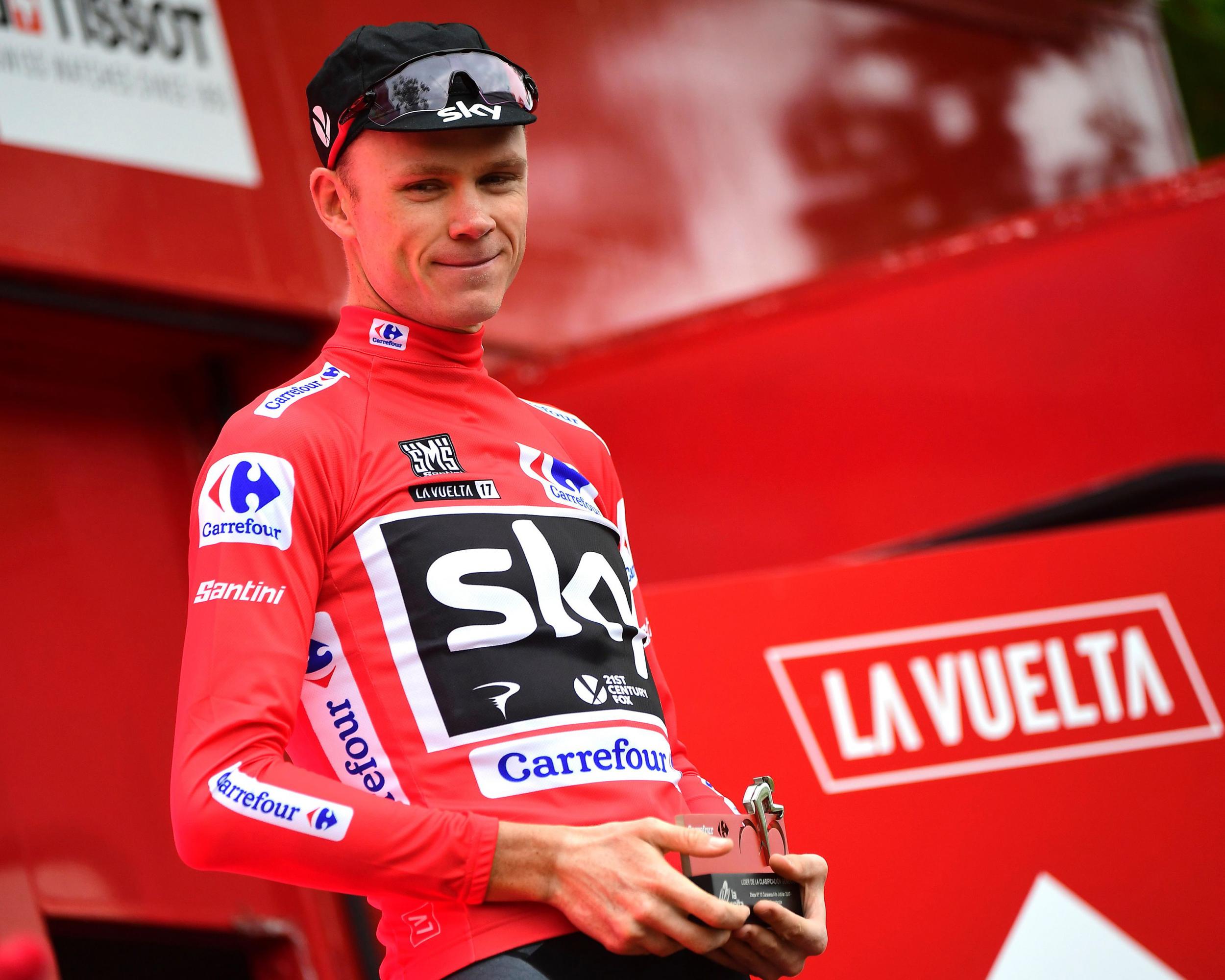 Froome retains the red jersey