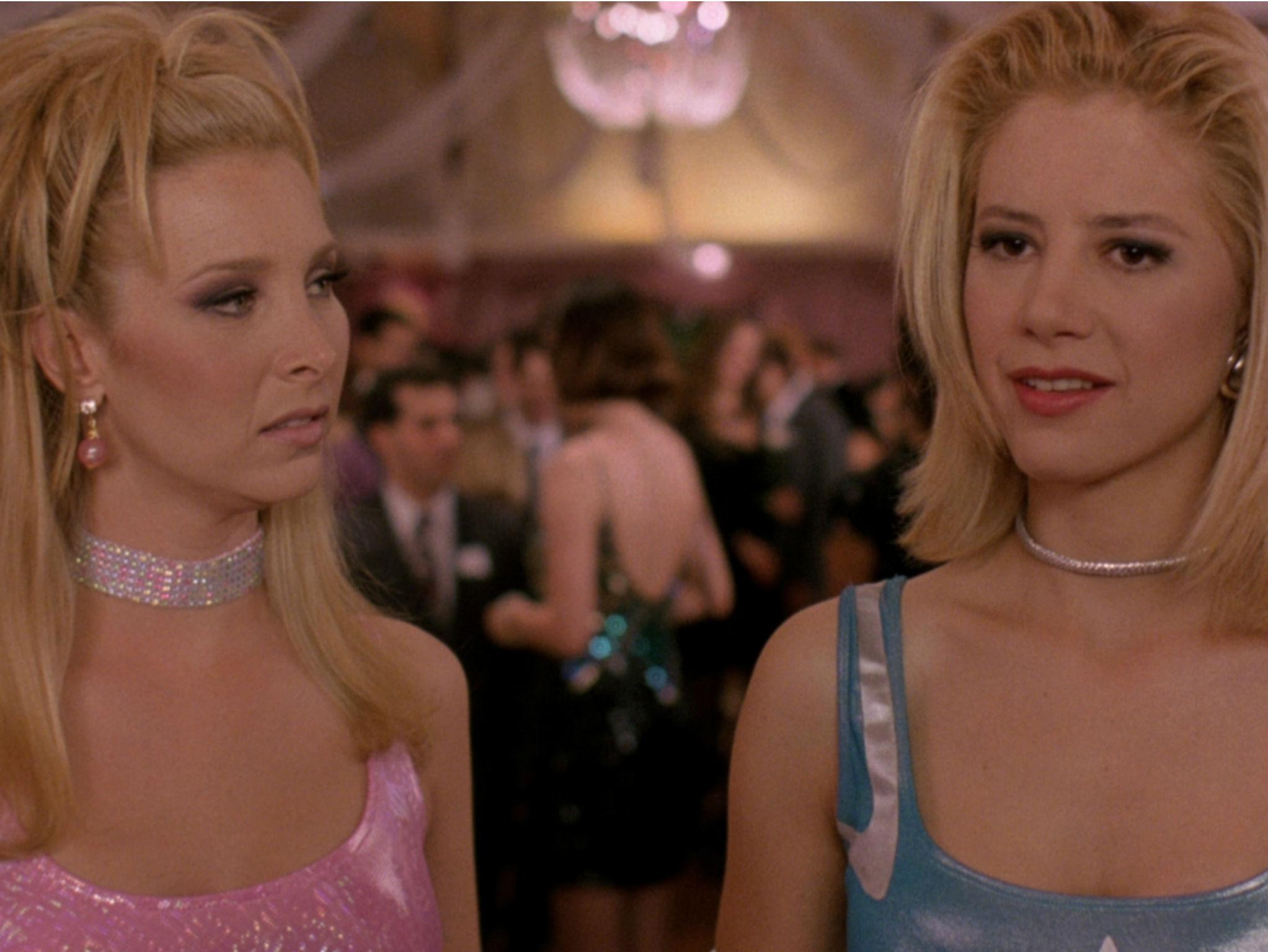 Lisa Kudrow (left) and Mira Sorvino (right) star in 'Romy and Michele's High School Reunion' (1997)
