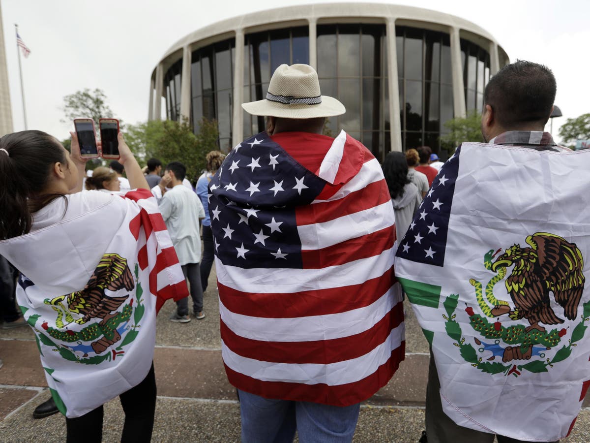 Texas Judge Blocks Severe Immigration Law Banning Sanctuary Cities