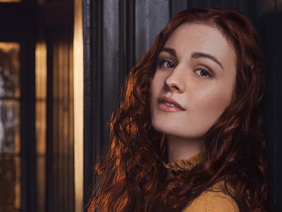 Films Et Séries Tv Avec Sophie Skelton Sophie Skelton on Outlander season 3, Day of the Dead: Bloodline and