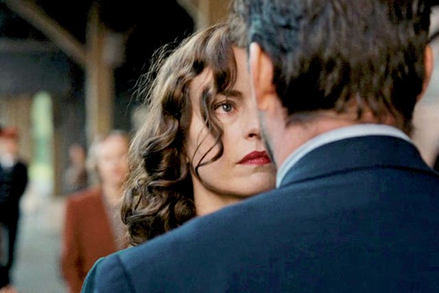 Nina Hoss plays Nelly, a Jewish Auschwitz survivor who has been disfigured by a bullet wound in ‘Phoenix’