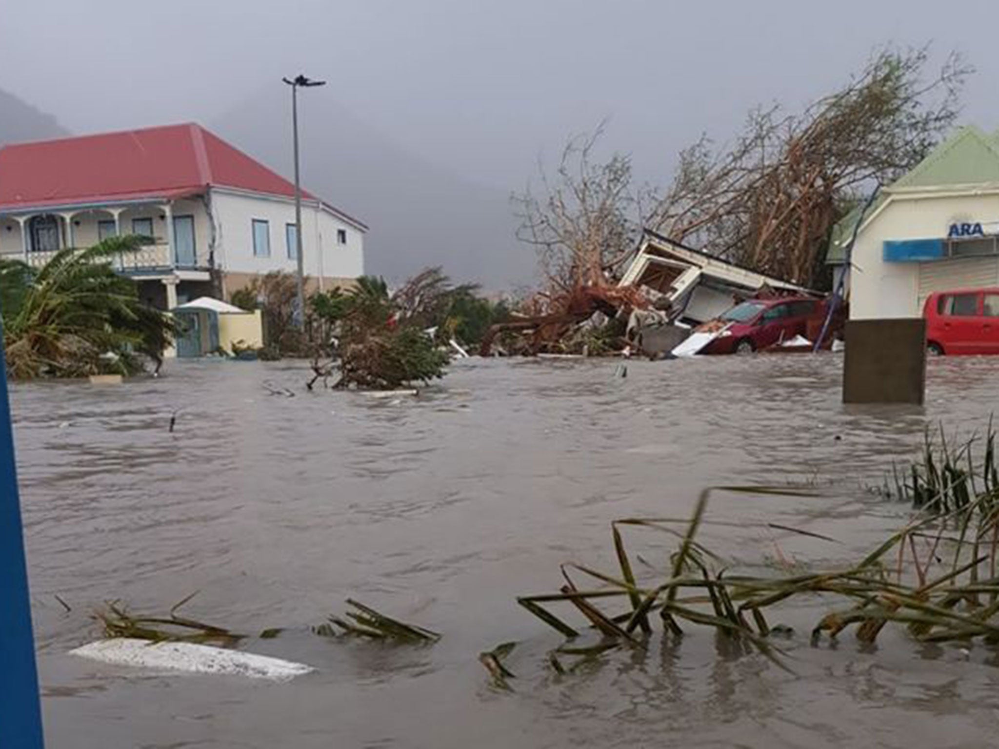 Hurricane Irma 90 Of Buildings On Caribbean Island Barbuda Destroyed