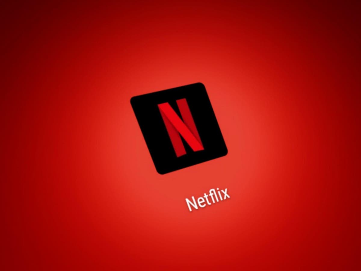 Фотография нетфликс. Netflix on phone. Слоган нетфликс. Студия netflix. Фон нетфликс.