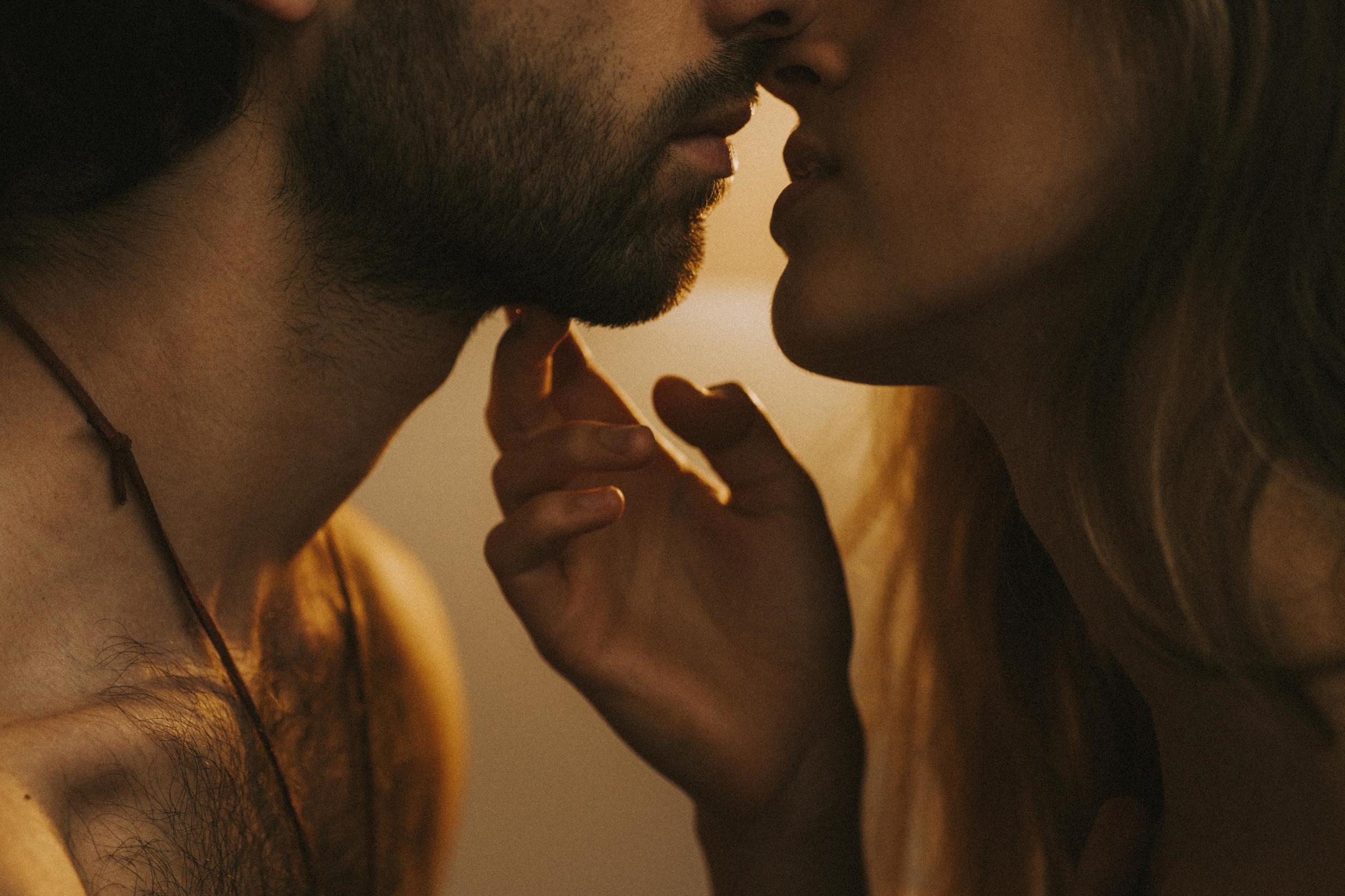 11 Signs That You Re Falling In Love According To Science The