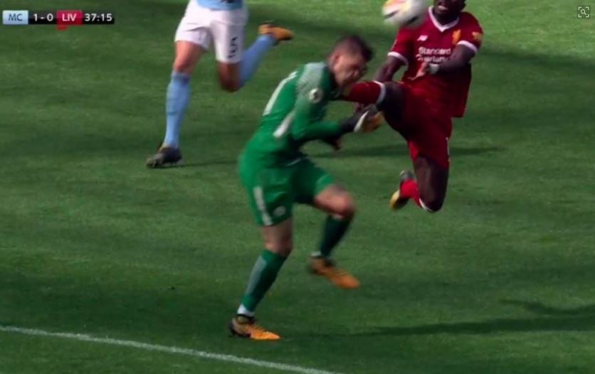 Sadio Mane Shown Red Card After High Challenge On Ederson The Independent