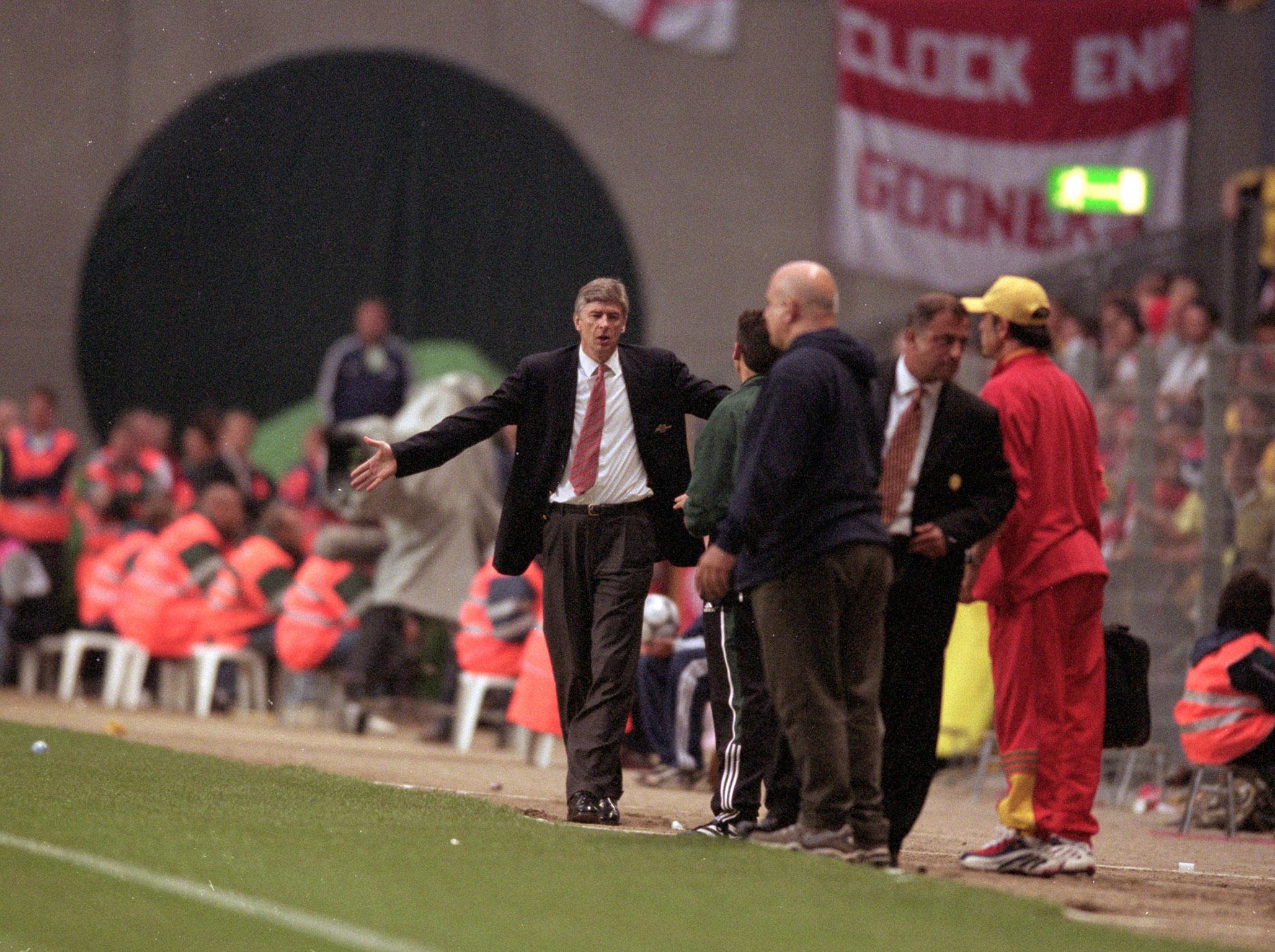 Wenger endured one of his lowest points against Galatasaray in 2000