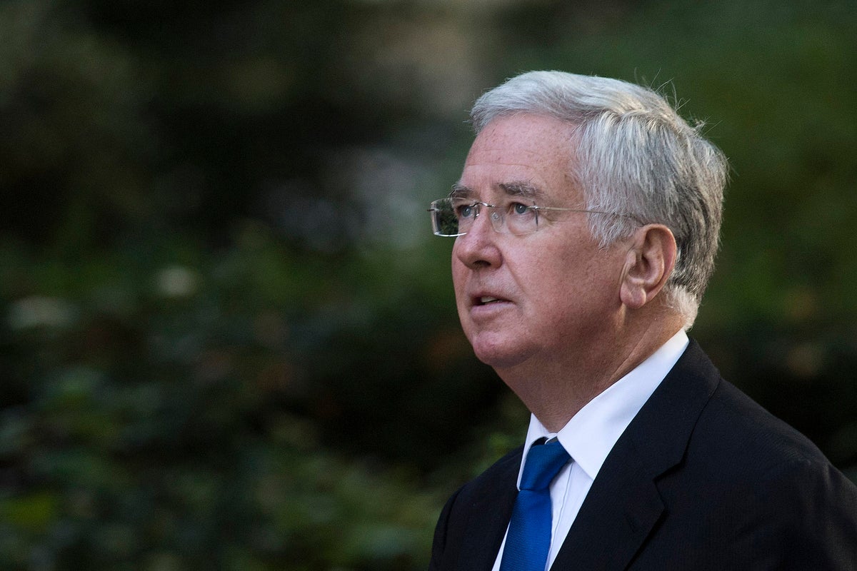 Michael Fallon resigns as Defence Secretary after saying past behaviour ...