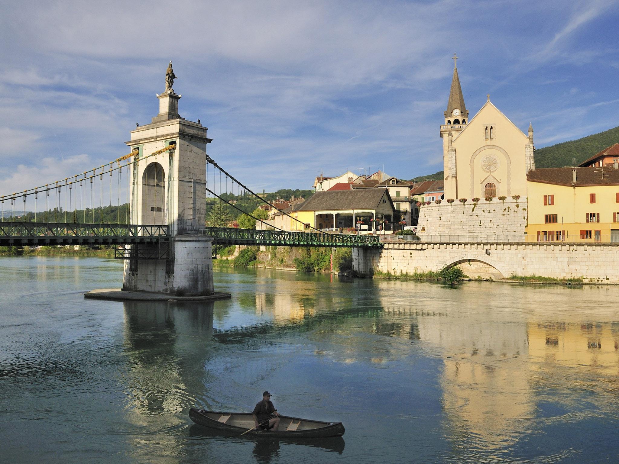 
Seyssel in south-eastern corner of France: stop here for ice-cold shandy 