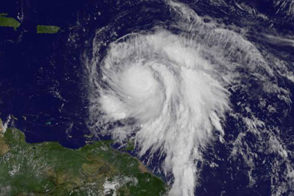 Hurricane Maria strengthens to category 5 again as path heads for ...